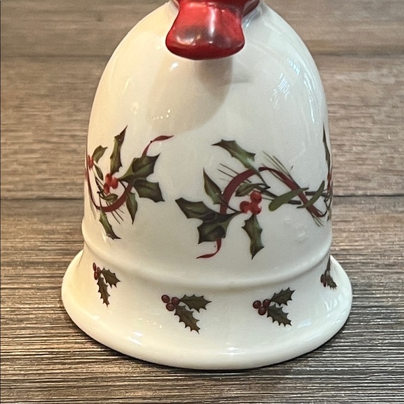 Festive Red Cardinal Holiday Ornament/Bell - Picture 15 of 16